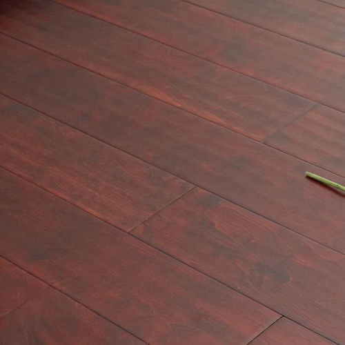 太多人不鋪實(shí)木地板了,都流行自熱地板,冬天發(fā)熱40 ,地暖省了